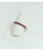 Anello Eternity in oro bianco con Rubini